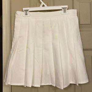 NWT White Pleated Skirt or Skort